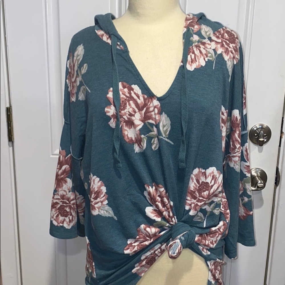 Xhilaration peonies sweatshirt 3/4 sleeve szL